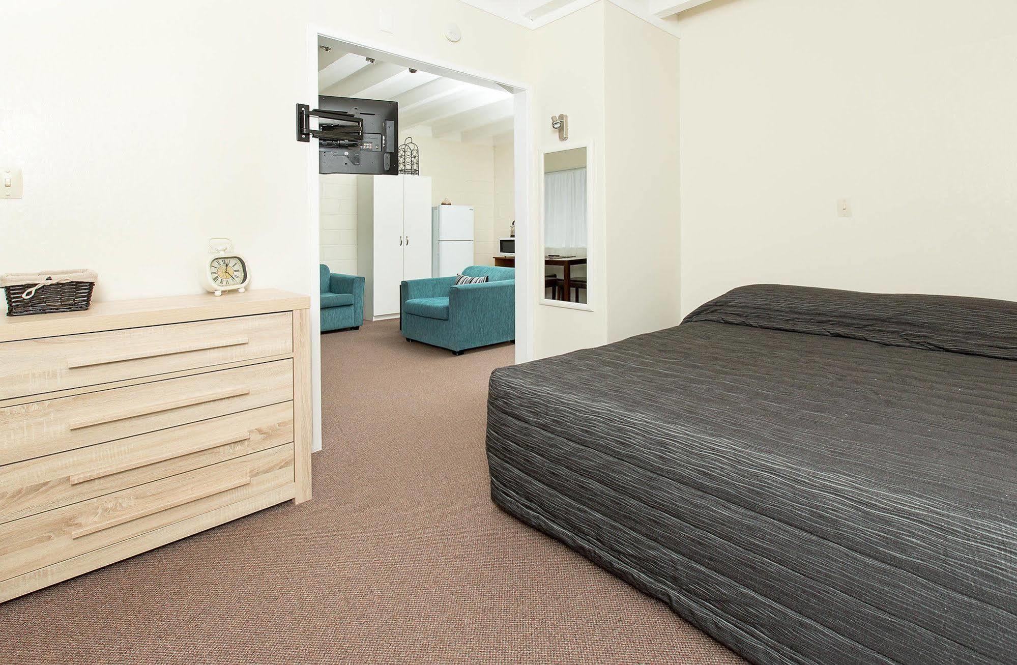 Marina Court Motel & Apartments Whangarei Exterior foto